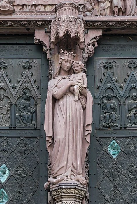 Virgin and Child sculpture at Strasbourg Cathedral