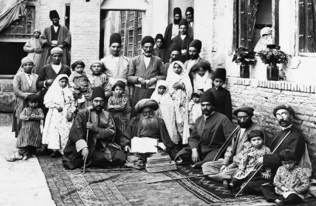 Historic photograph of an Iraqi Jewish family