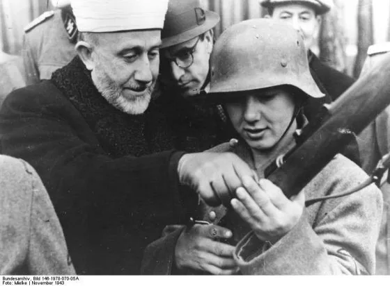 Hajj Amin al-Husayni with a German soldier